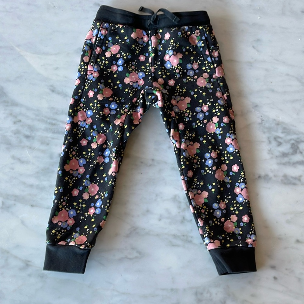 Tea flower sweats